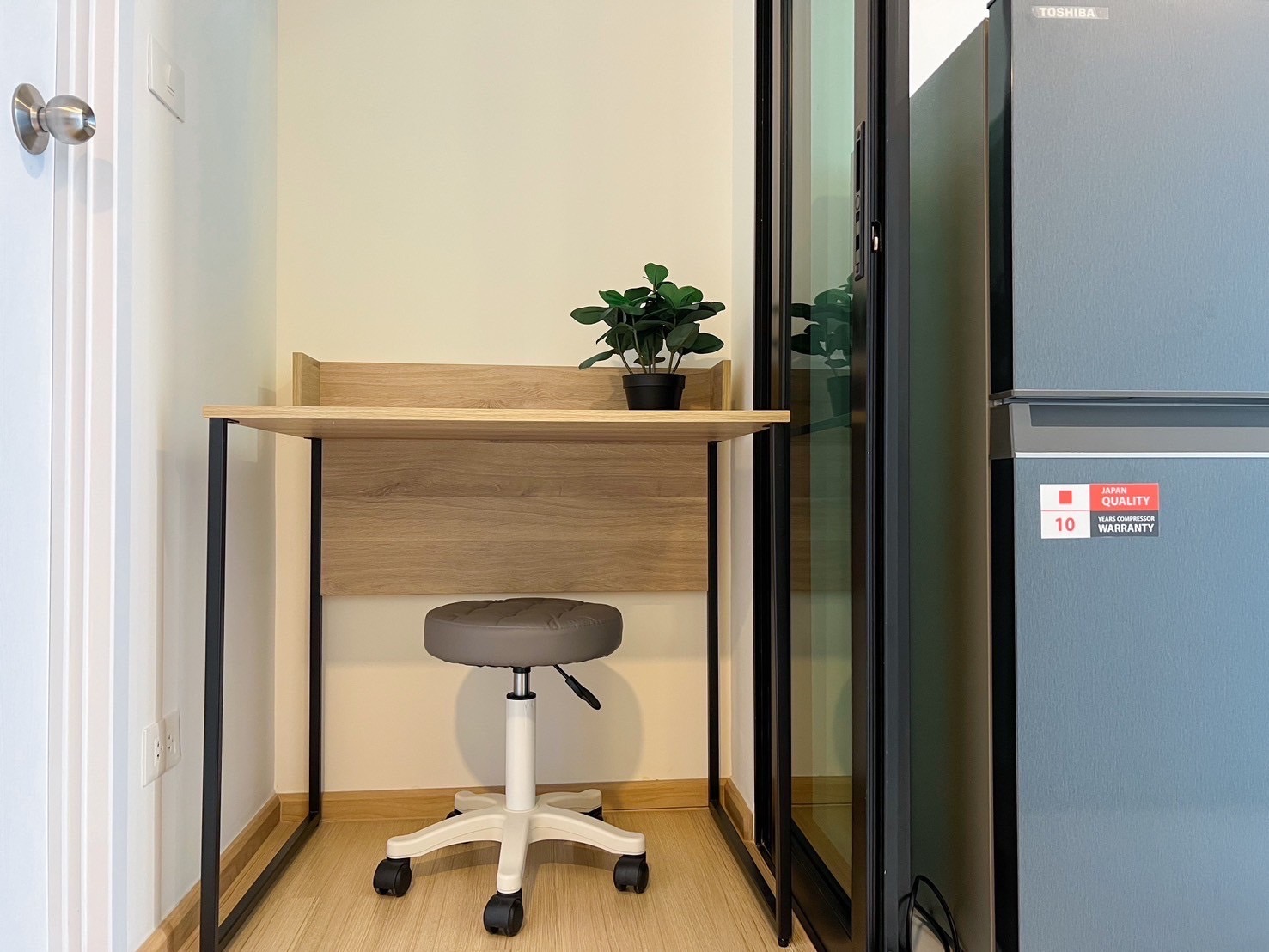 ให้เช่า ชีวาทัย ฮอลล์มาร์ค ลาดพร้าว โชคชัย 4 พื้นที่ 27 ตร.ม 1 ห้องนอน ราคา 13,000 บาท/เดือน