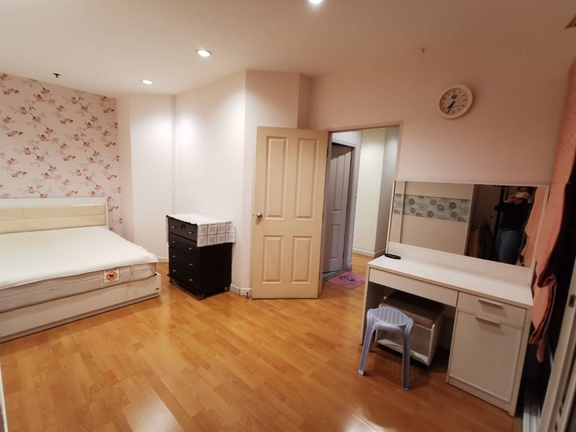 ขายคอนโด จอห์นนี่ ทาวเวอร์ พื้นที่ 90.25 ตร.ม. 3 ห้องนอน ขาย 4.5 ล้านบาท