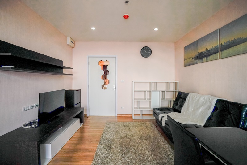 ขายคอนโด เดอะ ทรี อินเตอร์เชนจ์ พื้นที่ 36 ตร.ม. 1 ห้องนอน ขาย 3 ล้านบาท