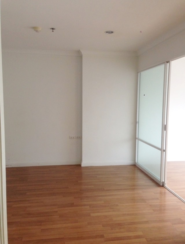 ขายคอนโด ลุมพินี เพลส พระราม 9 พื้นที่ 33.66 ตร.ม. 1 ห้องนอน (ห้องเปล่า) ขาย 3.5 ล.