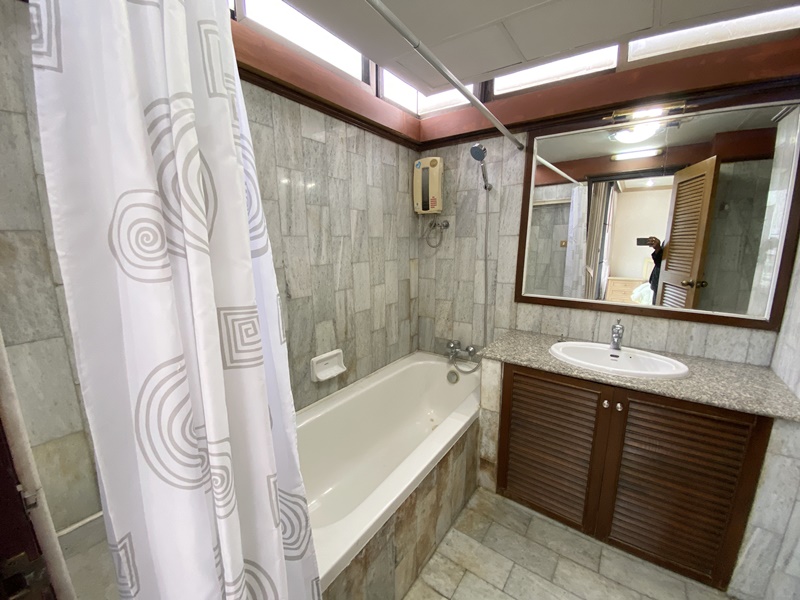 ขาย/ให้เช่า ศุภาลัย เพลส สุขุมวิท 39 พื้นที่ 123 ตรม. 2 ห้องนอน เช่า 35,000 บ/ด ขาย 8 ล.