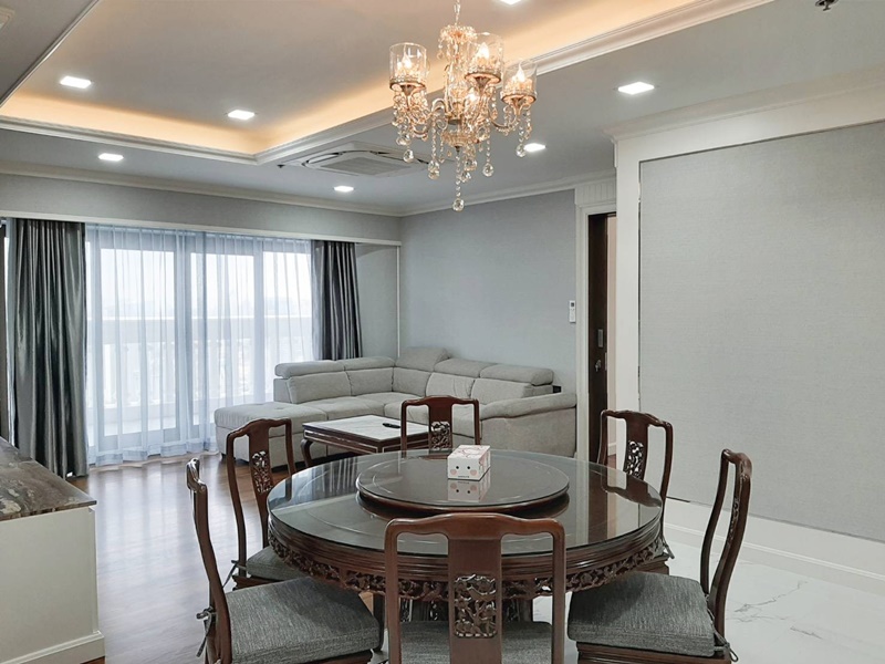 ขายคอนโด สเตท ทาวเวอร์ คอนโดมิเนียม 179 ตรม. 3 ห้องนอน ขาย 29 ล้านบาท