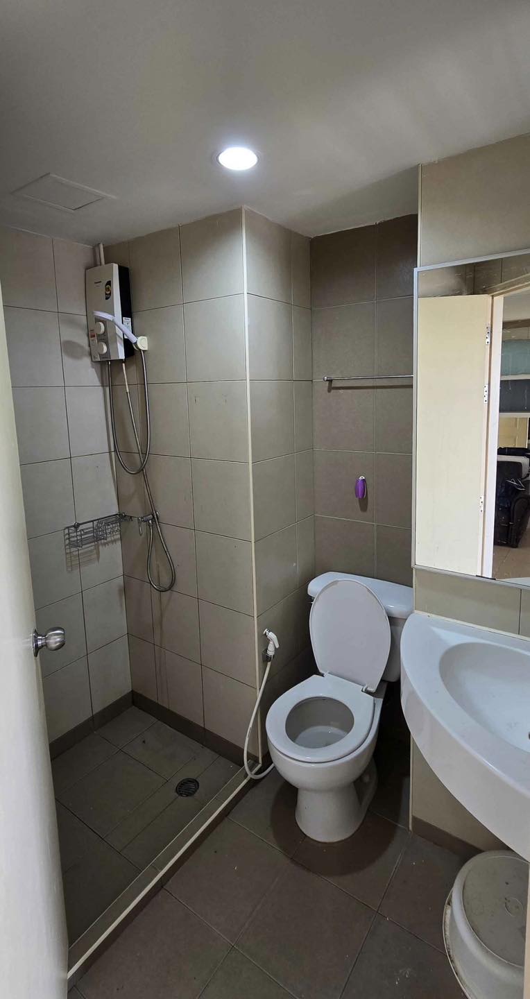 ให้เช่า ลุมพินี คอนโดทาวน์ รามอินทรา นวมินทร์ 23 ตร.ม ห้องสตูดิโอ ห้องมุม ราคา 6,500 บาท/เดือน