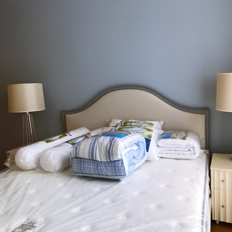 ขาย/ให้เช่าคอนโด ศาลาแดง เรสซิเด้นซ์ 101 ตรม. 2 ห้องนอน เช่า 55,000 บ/ด ขาย 2.6 ล.