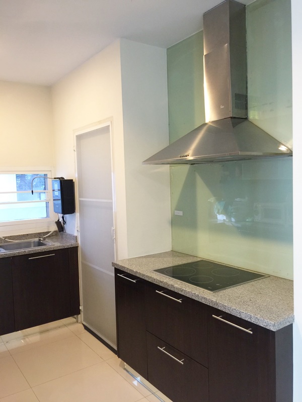 ให้เช่าบ้านเดียว 2 ชั้น ย่านสาทร พื้นที่ 60 ตรว. 3 ห้องนอน เช่า 40,000 บ/ด