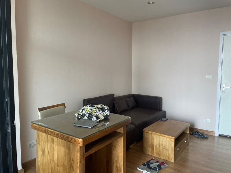 ให้เช่าคอนโด เดอะ ทรี อินเตอร์เชนจ์ พื้นที่ 37 ตร.ม. 1 ห้องนอน เช่า 10,500 บ/ด