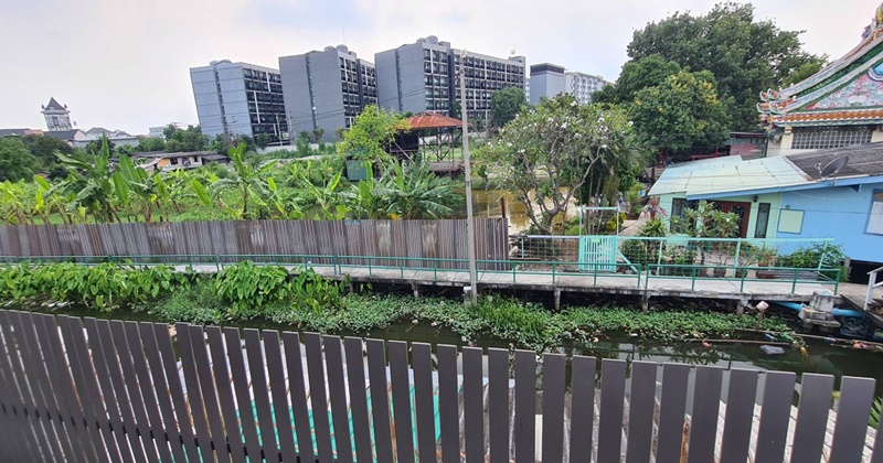 ขายทาวน์โฮม 3 ชั้น ย่านสุขุมวิท พื้นที่ 52.8 ตรว. 2 ห้องนอน ขาย 13 ล้านบาท