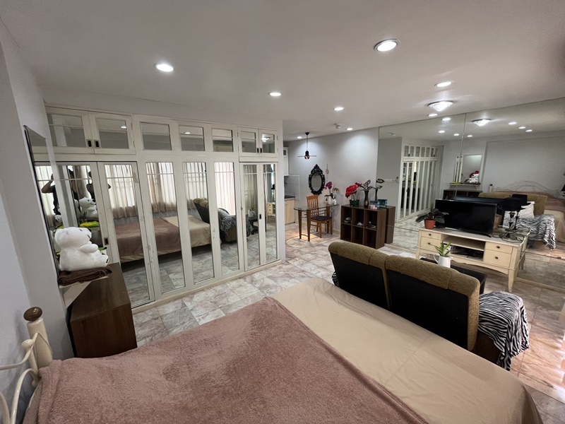 ขาย/ให้เช่าคอนโด สราญใจ แมนชั่น พื้นที่ 35 ตร.ม. สตูดิโอ เช่า 12,000 บ/ด ขาย 2.6 ล.