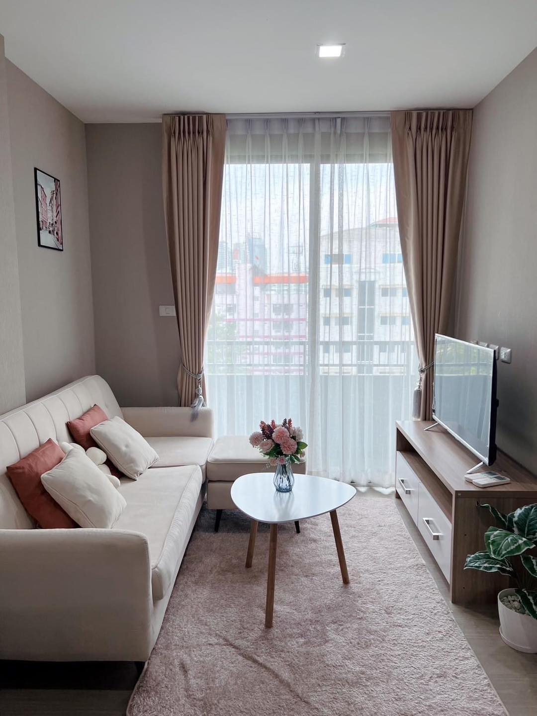 ให้เช่า เมโทร ลักซ์ รัชดา 36 ตร.ม 1 ห้องนอน ราคา 17,000 บาท/เดือน