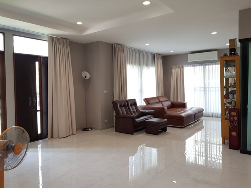 ขายบ้านเดียว 2 ชั้น ย่านสาทร พื้นที่ 94.90 ตรว. 4 ห้องนอน ขาย 19.5 ล้านบาท