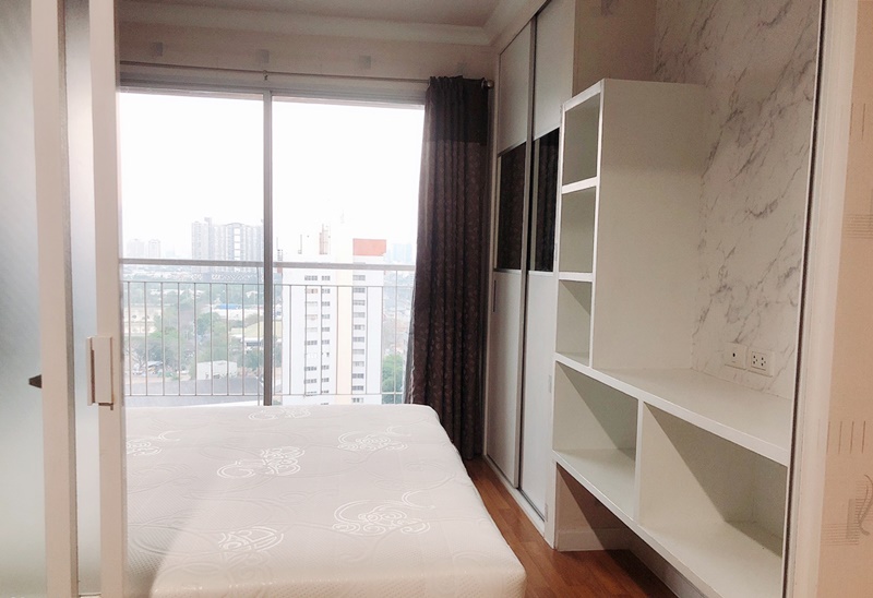 ให้เช่าคอนโด ลุมพินี เพลส พระราม 9 พื้นที่ 37 ตร.ม. 1 ห้องนอน เช่า 13,500 บ/ด