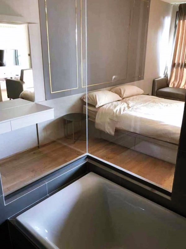 ให้เช่าคอนโด คิว ชิดลม-เพชรบุรี พื้นที่ 45 ตร.ม. 1 ห้องนอน เช่า 18,000 บ/ด