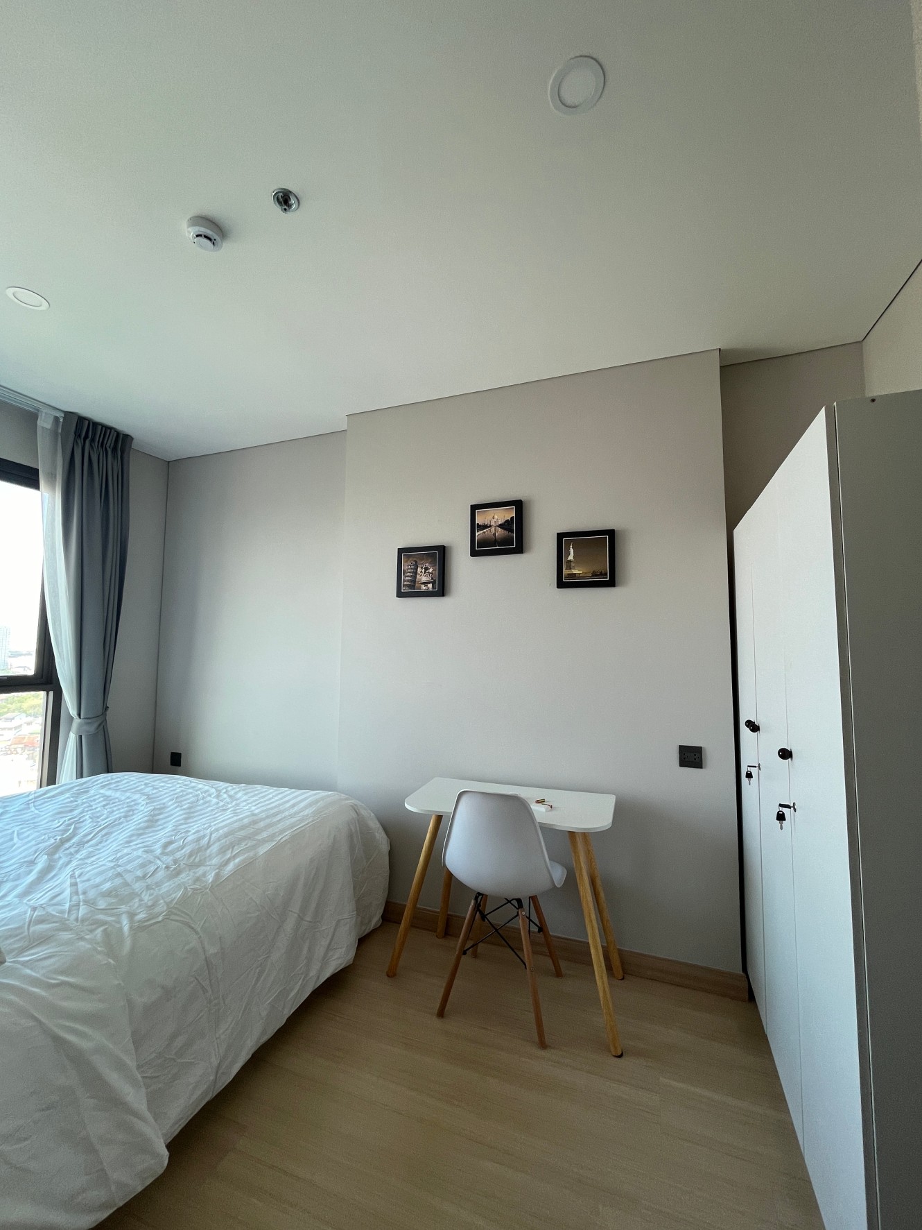 ให้เช่าคอนโด ลุมพินี พาร์ค พหล 32 พื้นที่ 30 ตร.ม. 1 ห้องนอน มีประตูกั้นห้อง