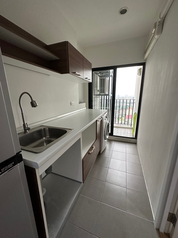 ขาย/ให้เช่า เดอะ ทรี อินเตอร์เชนจ์ 36 ตร.ม. 1 ห้องนอน เช่า 12,500 บ ขาย 3.25 ลบ.