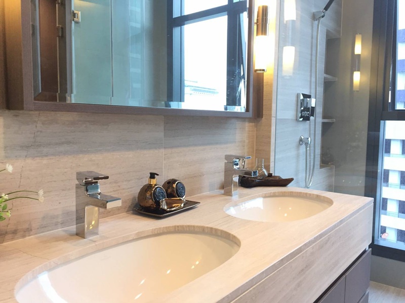 ให้เช่าคอนโด เดอะ ดิโพลแมท สาทร พื้นที่ 72 ตร.ม. 2 ห้องนอน เช่า 65,000 บ/ด