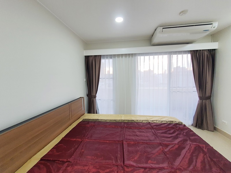 ให้เช่าคอนโด ริชมอนด์ พาเลส พื้นที่ 160 ตร.ม. 3 ห้องนอน เช่า 75,000 บ/ด