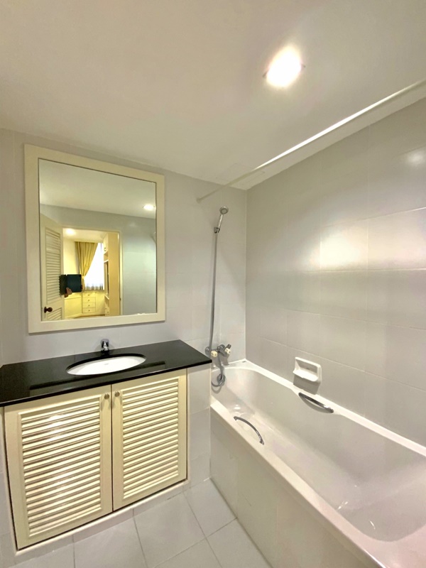 ให้เช่าคอนโด ศุภาลัย เพลส สุขุมวิท 39 พื้นที่ 97 ตรม. 2 ห้องนอน เช่า 40,000 บาท/เดือน