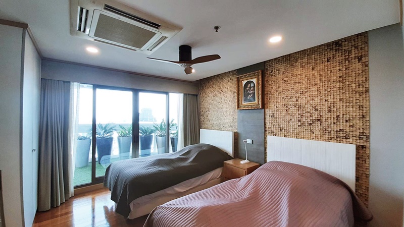 ให้เช่าคอนโด สเตท ทาวเวอร์ คอนโดมิเนียม พื้นที่ 174 ตรม. 2 ห้องนอน เช่า 90,000 บ/ด