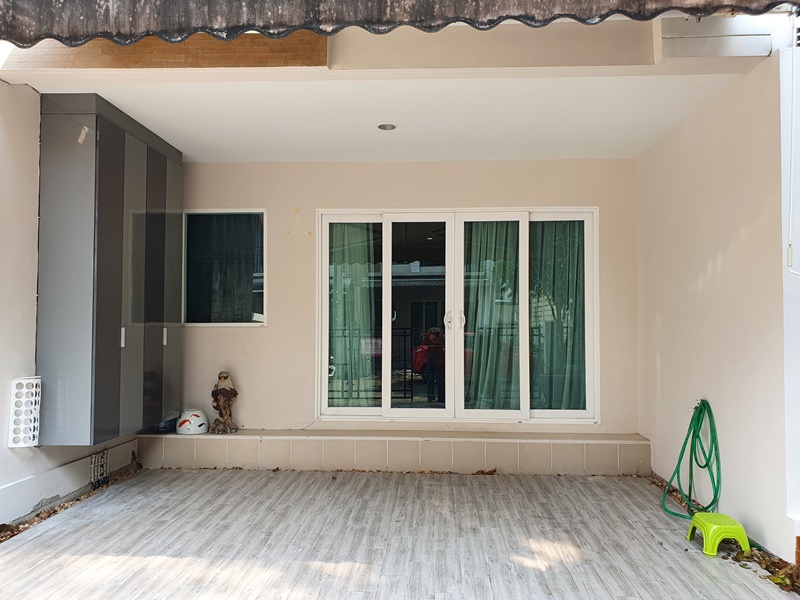 ขายทาวน์โฮม 3ชั้น ย่านรามคำแหง 39 พื้นที่ 32.2 ตรว. 3 ห้องนอน ขาย 6.9 ล้านบาท