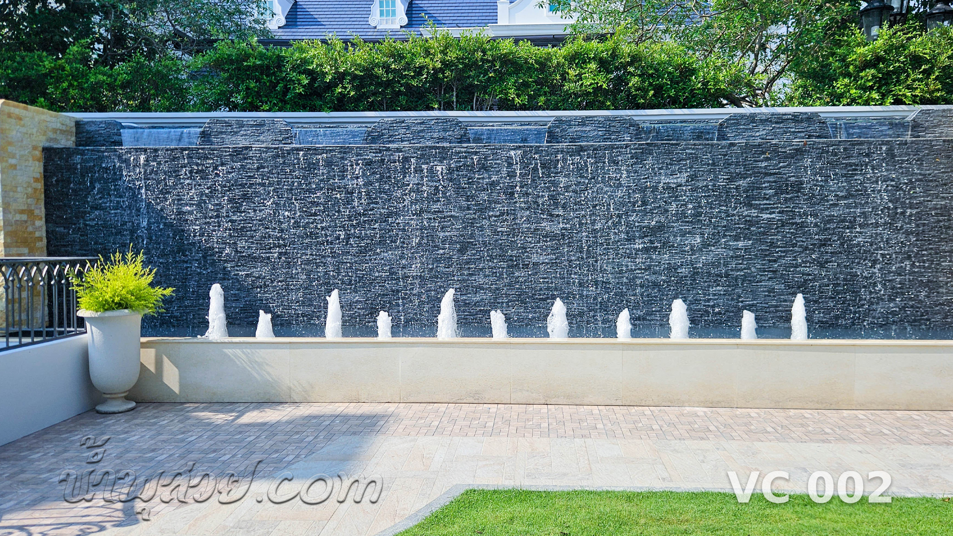 น้ำพุต้นสน คุณ วิชัย หมู่บ้านลดาวัลย์ ราชพฤกษ์-ปิ่นเกล้า