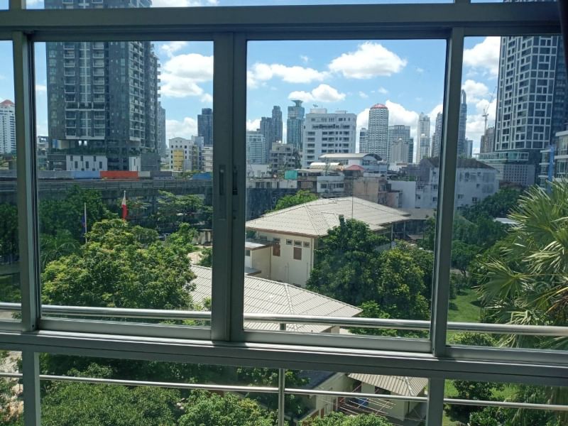 ให้เช่าคอนโด เดอะ แคปิตอล สุขุมวิท 30/1 พื้นที่ 90 ตร.ม. 1 ห้องนอน เช่า 33,000 บ/ด