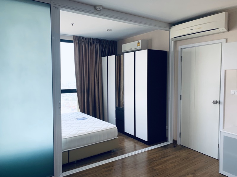 ขายคอนโด เดอะ ทรี อินเตอร์เชนจ์ พื้นที่ 30 ตร.ม. 1 ห้องนอน ขาย 2.7 ล้าน