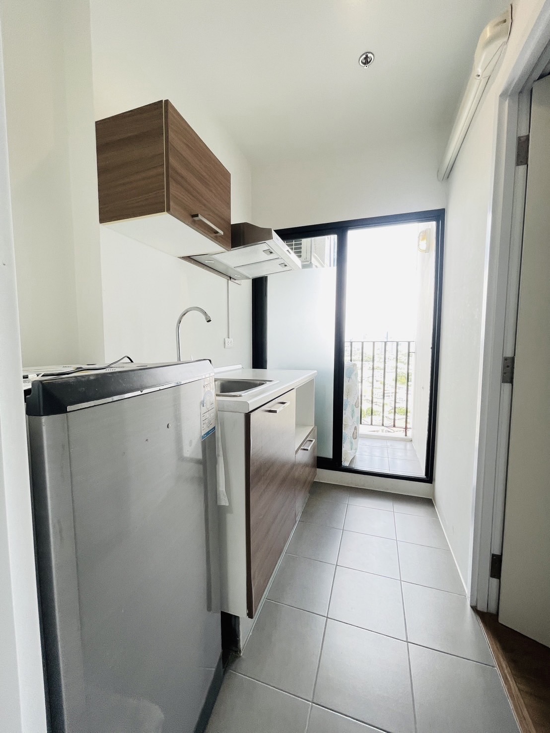 ให้เช่าคอนโด เดอะ ทรี อินเตอร์เชนจ์ พื้นที่ 30 ตร.ม. 1 ห้องนอน เช่า 11,000 บ/ด