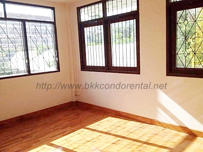 หมู่บ้าน ให้เช่า บ้านเดี่ยว 2 ชั้น หมู่บ้าน ลาดพร้าว 115 พื้นที่ 50 ตรว.