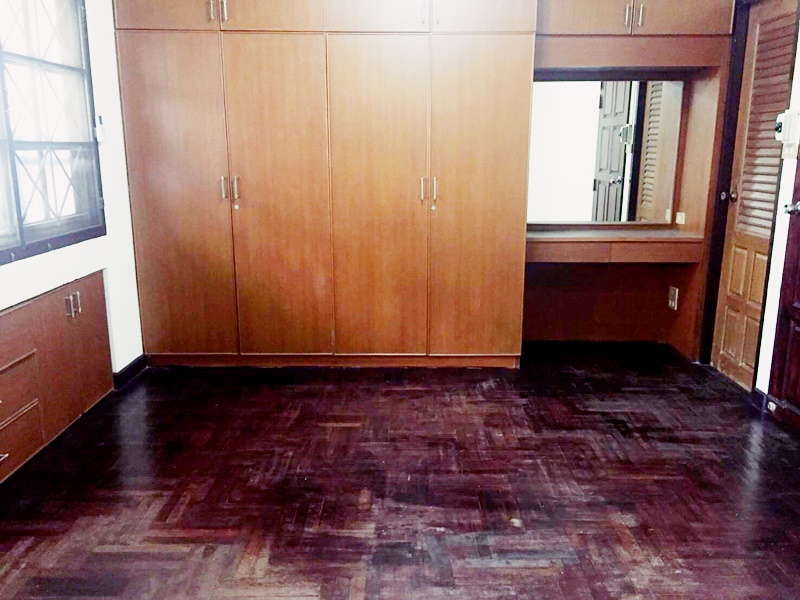 ให้เช่าทาวน์โฮม ย่านพระโขนง พื้นที่ 35 ตารางวา 3 ห้องนอน เช่า 30,000 บ/ด