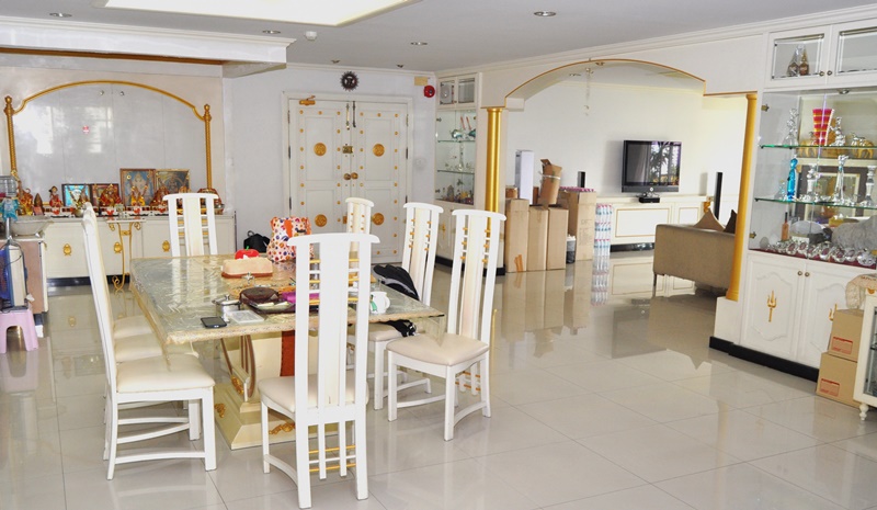 ให้เช่าคอนโด โอเรียลเต็ล ทาวเวอร์ พื้นที่ 350 ตร.ม. 4 ห้องนอน เช่า 90,000 บ/ด