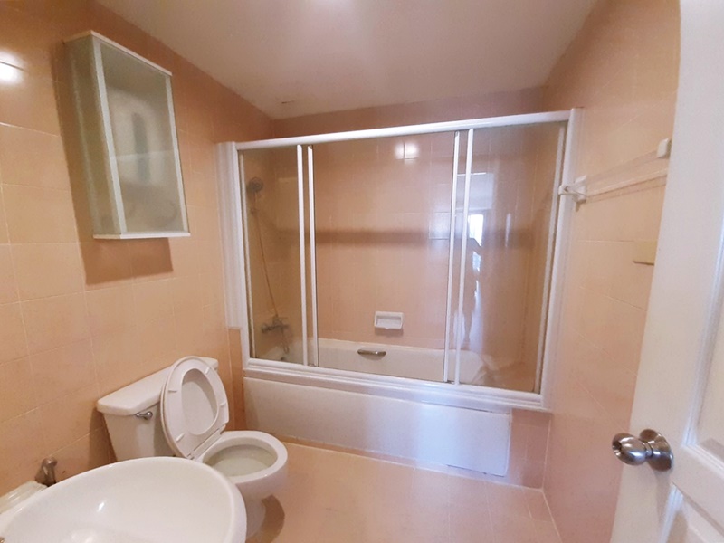 ให้เช่าคอนโด เดอะ วอเตอร์ฟอร์ด ไดมอนด์ สุขุมวิท 30/1 146 ตรม. 3 ห้องนอน 45,000 บ/ด