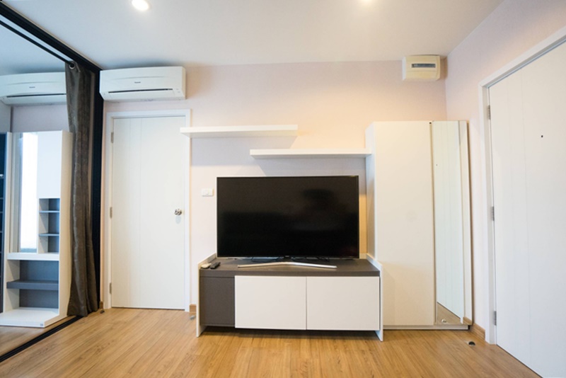 ให้เช่าคอนโด เดอะ ทรี อินเตอร์เชนจ์ พื้นที่ 35 ตร.ม. 1 ห้องนอน เช่า 12,000 บ/ด