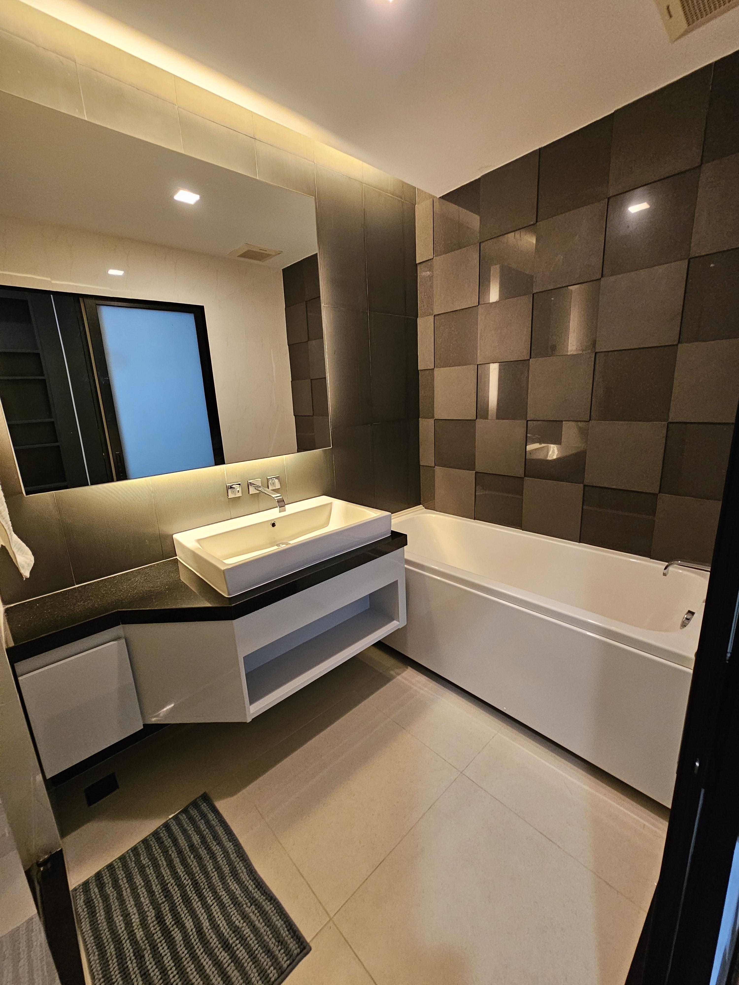 urgent rent Ivy ampio Top floor 28000 thb 1 bedroom 43 sqm