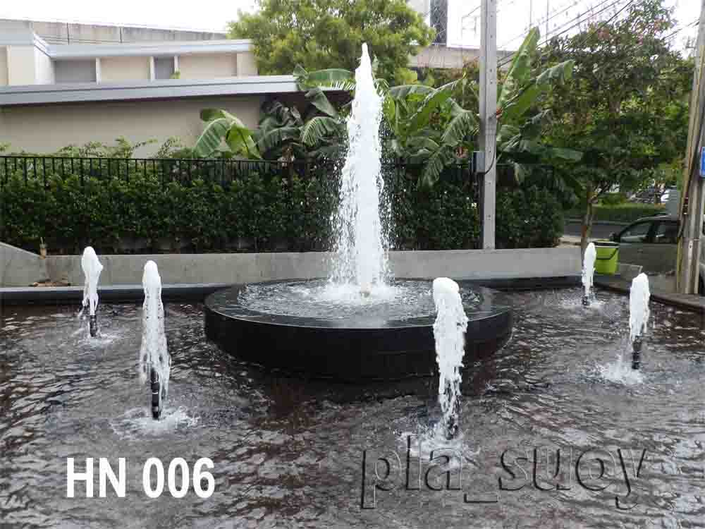 น้ำพุ ฮวงจุ้ย ด้านหน้าโรงแรม 9-41 ริม ถ.พระราม 9