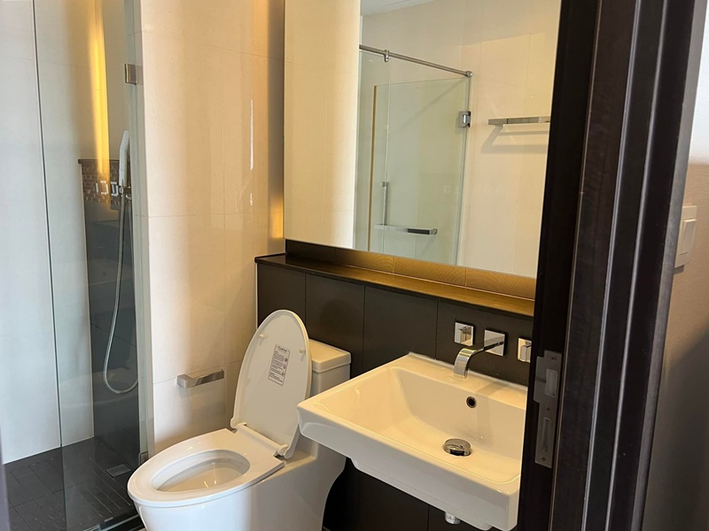 ให้เช่า/ขาย คอนโด ไอวี่ แอมพิโอ พื้นที่ 33.82 ตร.ม. สตูดิโอ ให้เช่า 18,000 บ/ด ขาย 5.3 ล.