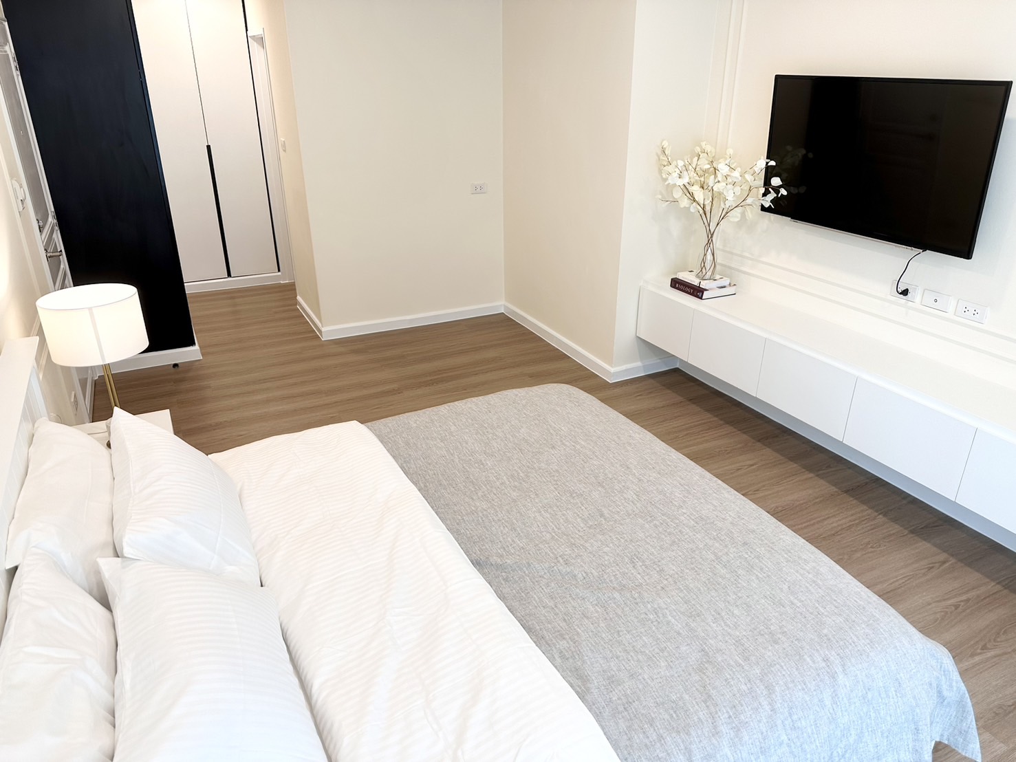 KD-F11.1 แกรด์ หลังสวน Grand Langsuan 146 ตรม.ชั้น 1X , 3 ห้องน้ำ : 2 ห้อง