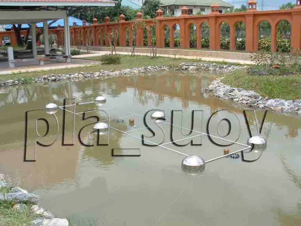 น้ำพุทุ่นลอย ทรงต้นสน 3 หัว