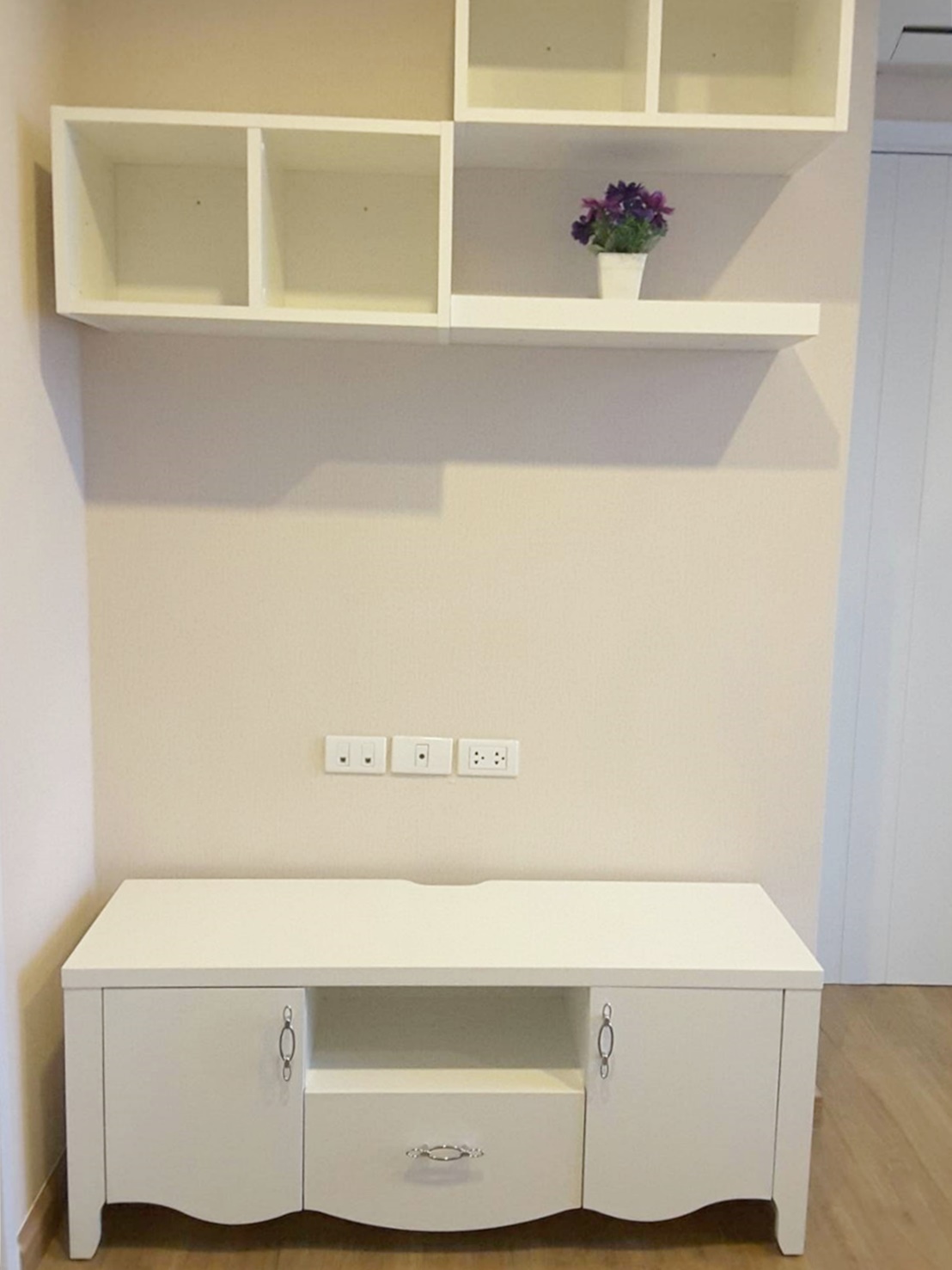 ให้เช่าคอนโด เดอะ ทรี อินเตอร์เชนจ์ พื้นที่ 22 ตร.ม. ห้องคูเปอร์ เช่า 8,500 บ/ด