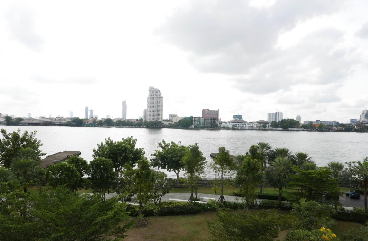 ให้เช่าคอนโด ศุภาลัย ริเวอร์ รีสอร์ท พื้นที่ 125 ตรม. 2 ห้องนอน ราคาเช่า 40,000 บาท/เดือน