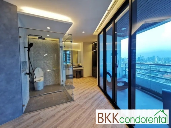 ขายคอนโด รอยัล ริเวอร์ เพลส พื้นที่ 300 ตร.ม. 4 ห้องนอน ขาย 35 ล้านบาท