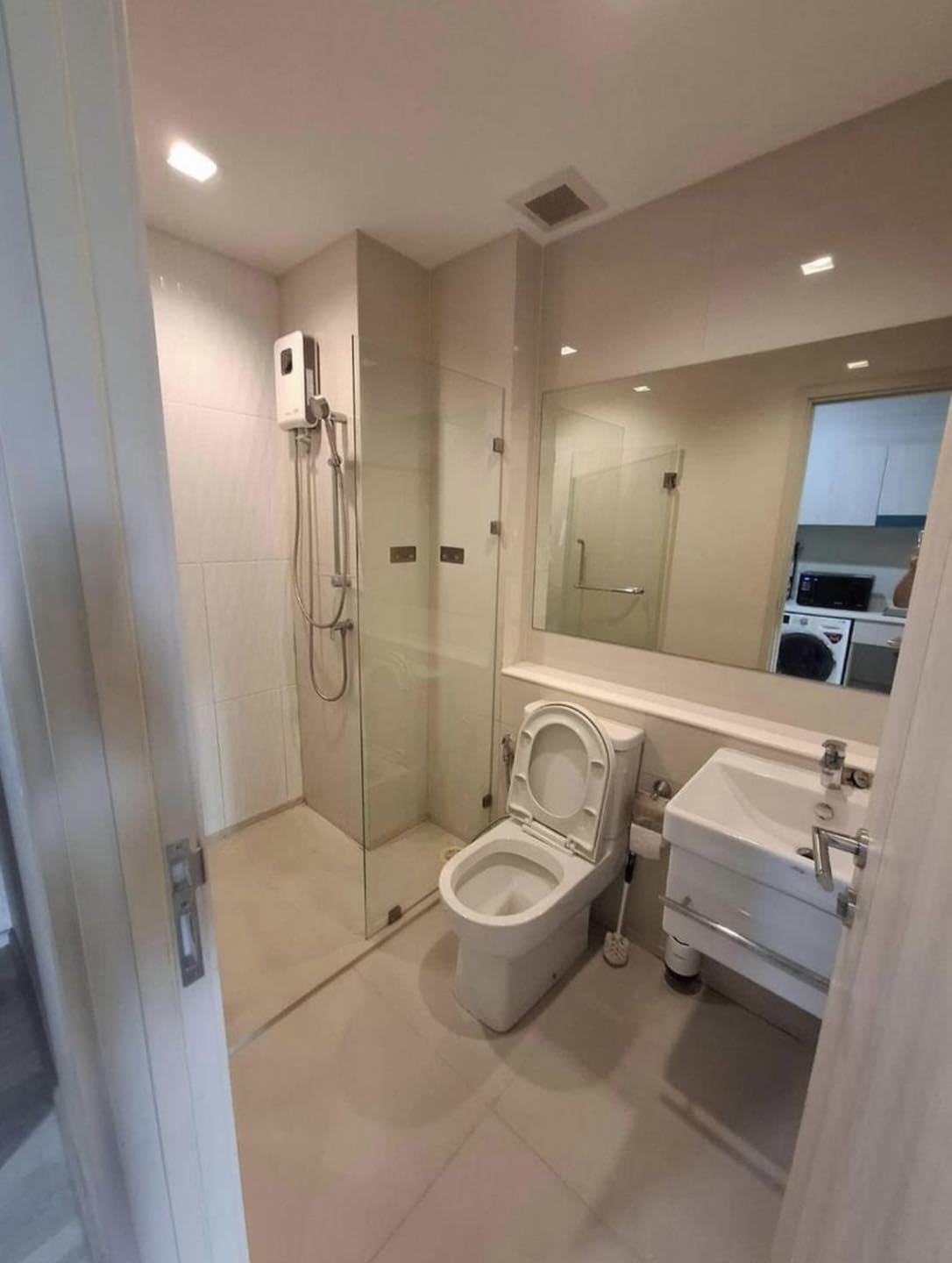 ให้เช่าคอนโด ไลฟ์ วัน ไวร์เลส พื้นที่ 29 ตร.ม. สตูดิโอ ราคา 23,000 บาท/เดือน