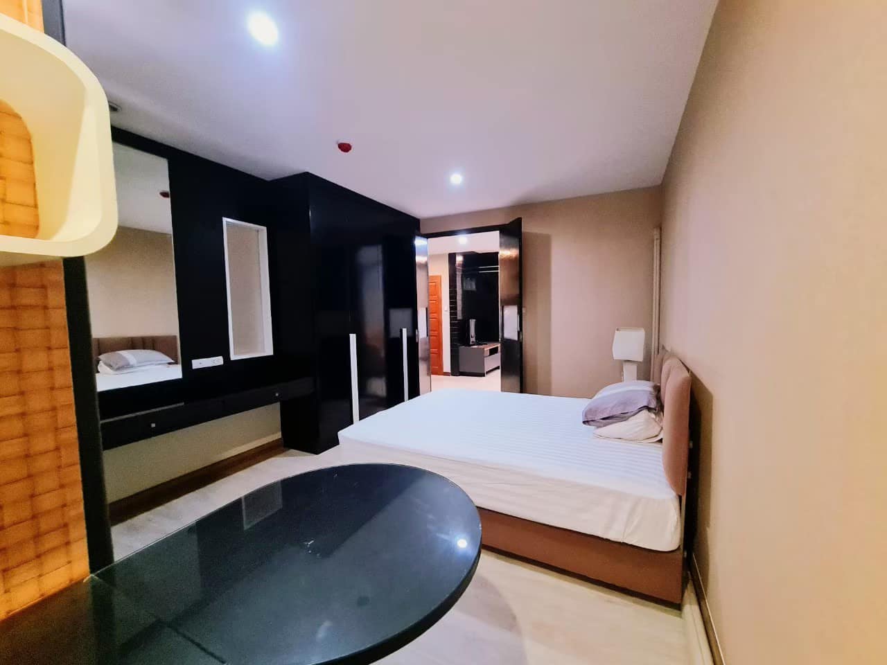 ให้เช่าคอนโด บ้าน กลางกรุง รีสอร์ท พื้นที่ 46 ตรม. 1 ห้องนอน ราคาเช่า 13,000 /เดือน