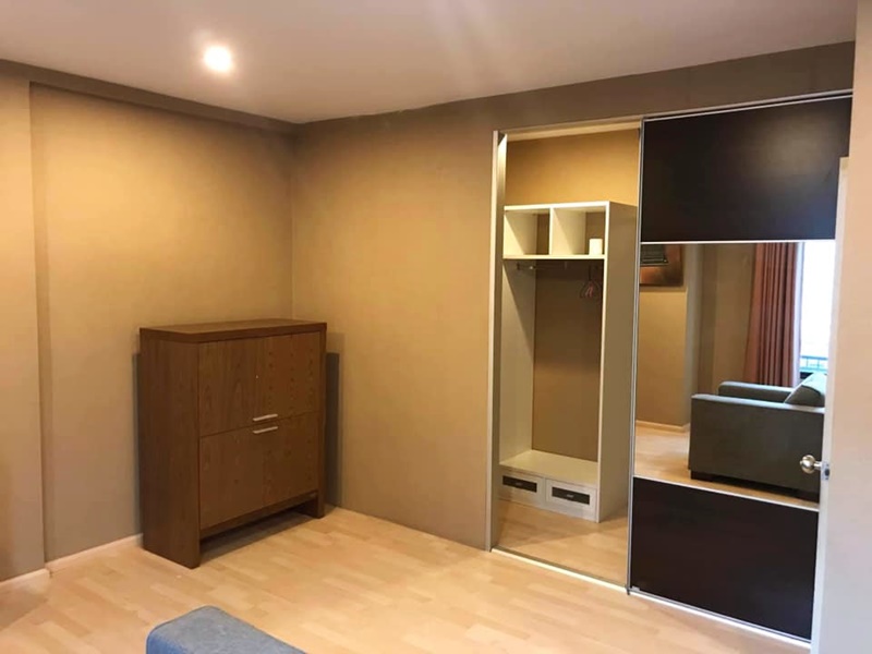 ขายทาวน์เฮ้าส์ 3 ชั้น ย่านลาดพร้าว พื้นที่ 180 ตรม. 3 ห้องนอน ขาย 4.7 ล้านบาท