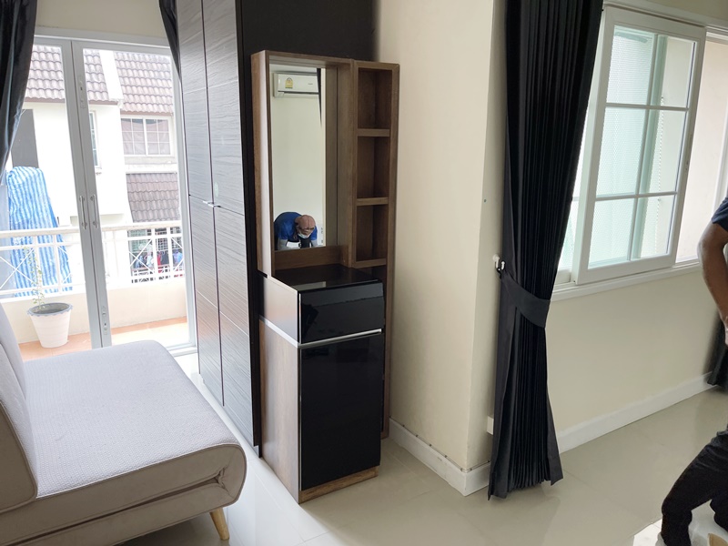 ให้เช่าทาวน์โฮม ย่านวิภาวดี พื้นที่ 24 ตรว. 4 ห้องนอน เช่า 38,000 บ/ด