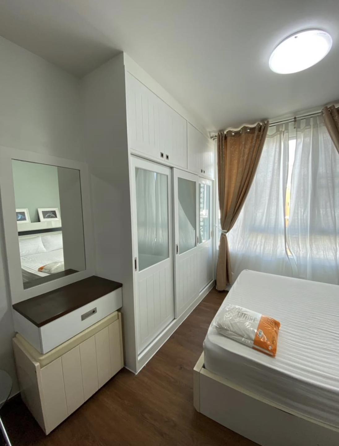 ให้เช่าคอนโด ไอวี่ รัชดา พื้นที่ 31 ตร.ม สตูดิโอ ราคา 11,000 บาท/เดือน