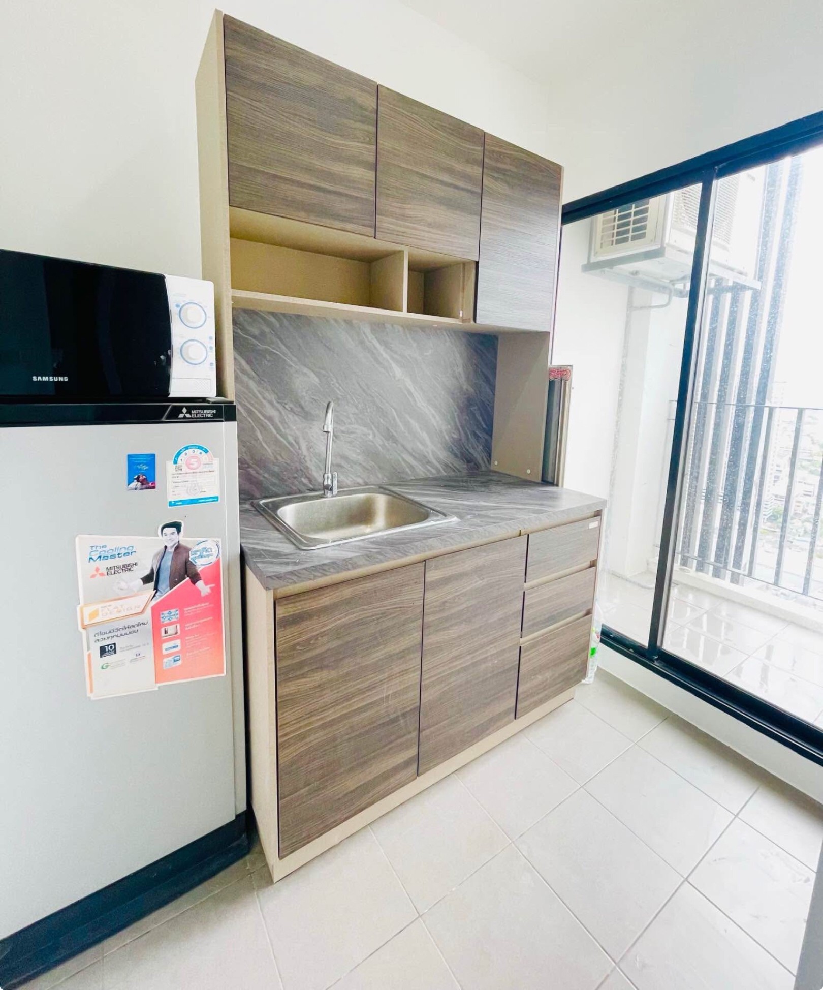 ให้เช่าคอนโด เดอะ ทรี อินเตอร์เชนจ์ พื้นที่ 30 ตร.ม. สตูดิโอ เช่า 11,000 บ/ด