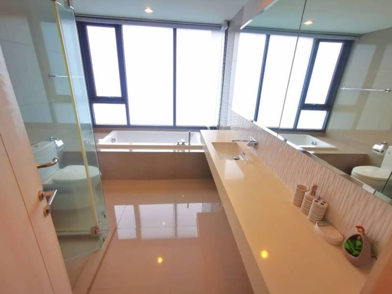 ให้เช่าคอนโด ริทึ่ม สุขุมวิท 42 พื้นที่ 80 ตร.ม. 2 ห้องนอน เช่า 55,000 บ/ด