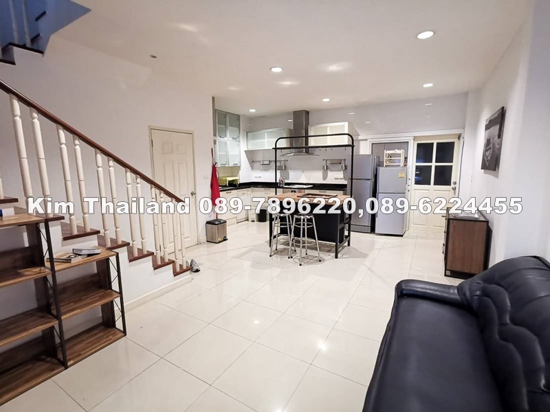 ขายทาวน์เฮ้าส์ 3.5 ชั้น บ้านกลางกรุง แกรนด์ เวียนนา พระราม 3 250 ตรม. ขาย 14 ล.