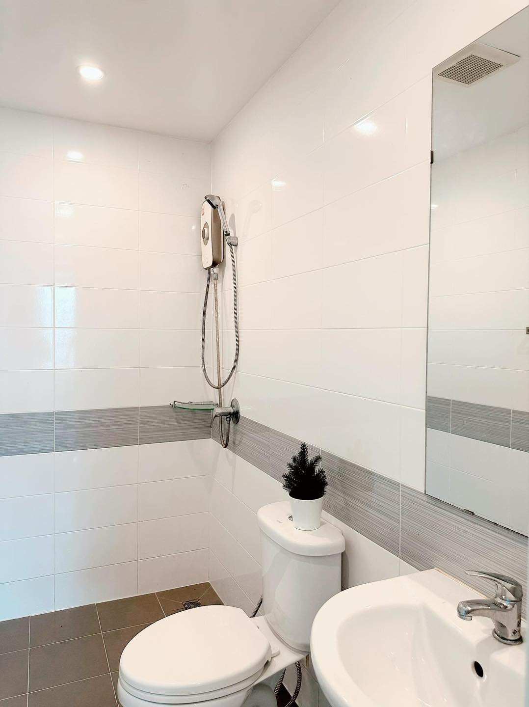 ให้เช่า เดอะ วีว่า เพชรเกษม 68 พื้นที่ 50 ตร.ม 2 ห้องนอน ราคา 16,000 บาท/เดือน