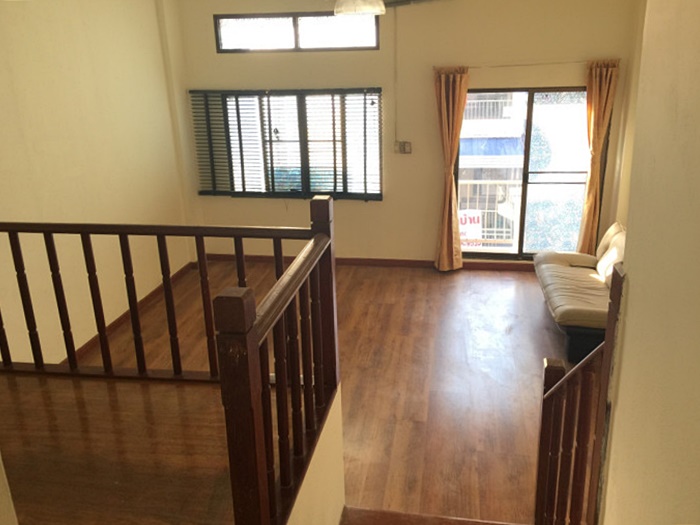 ให้เช่าทาวน์โฮม 3ชั้น ย่านลาดพร้าว 80 พื้นที่ 21 ตรว. 4 ห้องนอน เช่า 14,000 บ/ด